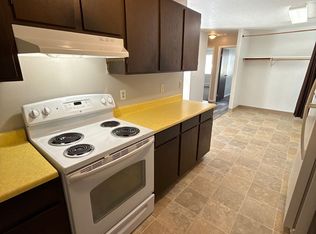 1609 16th St SW #3B, Jamestown, ND 58401