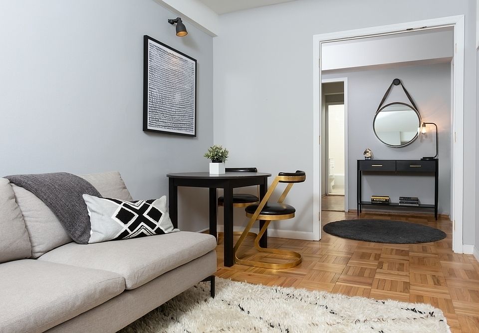 1st image of 3 Stuyvesant Oval APT 3B