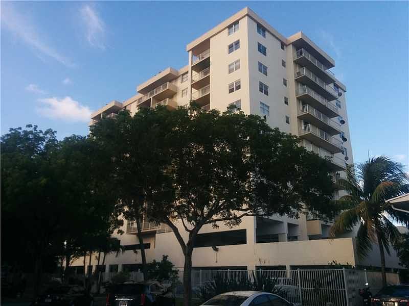 1st image of 6900 Bay Dr APT 7E