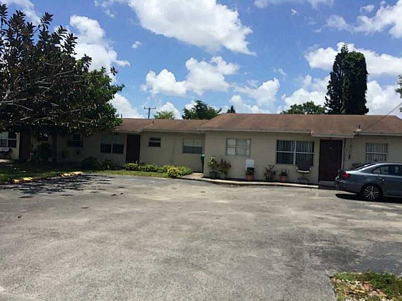 1st image of 6100 SW 42nd Ct