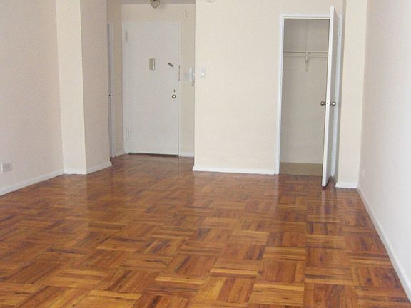 4th image of 12360 83rd Ave #9V