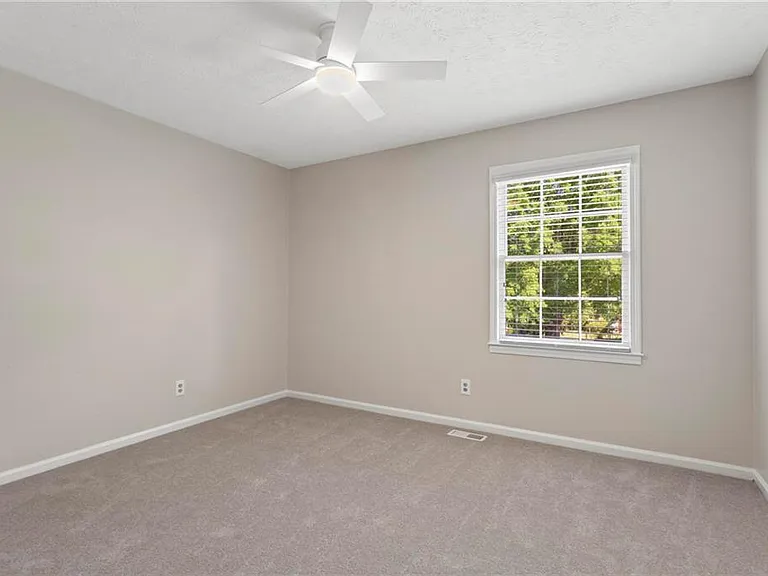 37 Skyview Cir — Photo 23