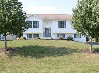 353 Cortland Cir, Shippensburg, PA 17257
