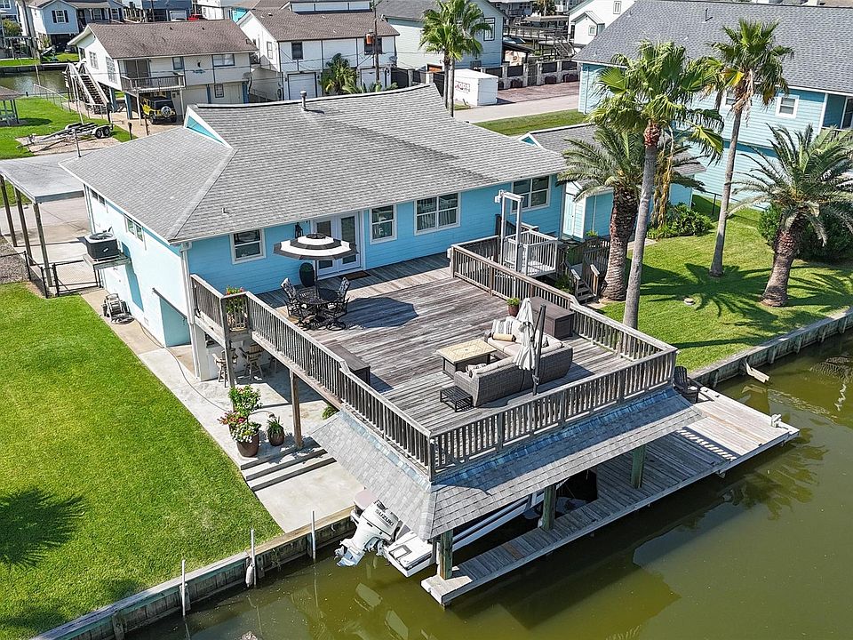 1st image of 276 Barracuda St