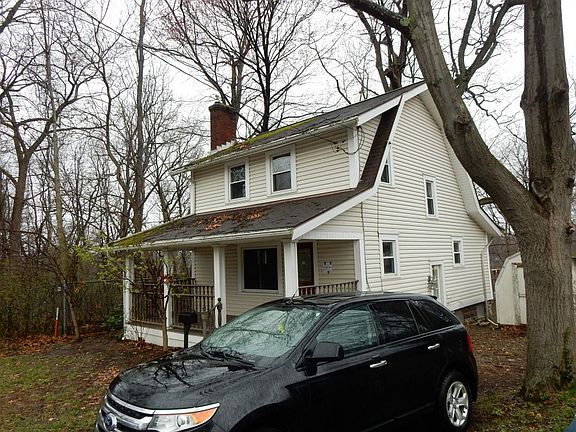 3rd image of 1326 Hillcrest St