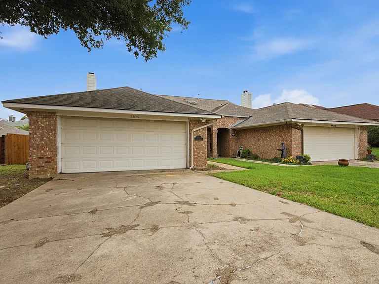3636 Country Club Dr W — Photo 3