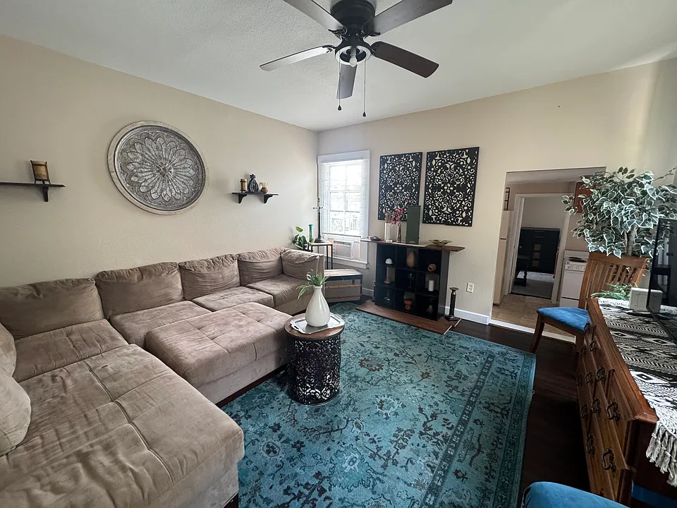 27 S Grove St #29