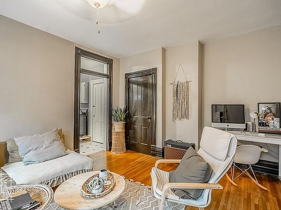 4th image of 204 Wilber Ave #206B