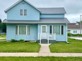 114 N 8th St, Oakes, ND 58474