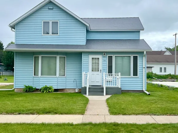 114 N 8th St, Oakes, ND 58474