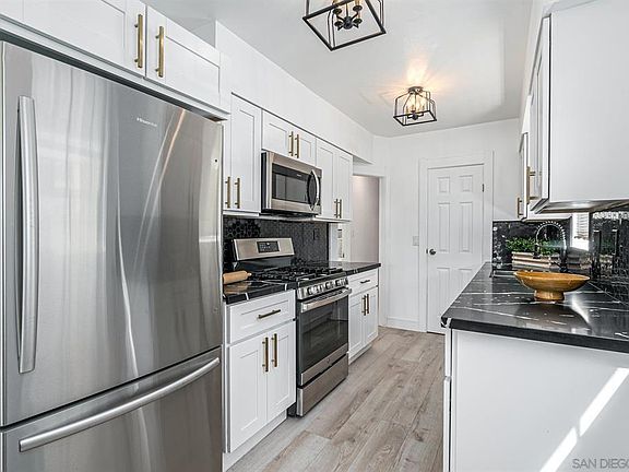 5th image of 4261 33rd St