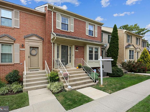 3rd image of 4002 Norbeck Square Dr