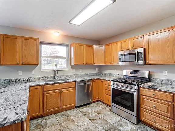 4th image of 364 Brandon Dr