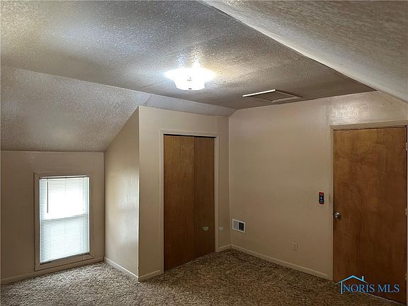 5th image of 1021 Blanchard Ave