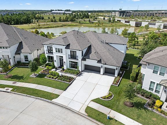 2nd image of 10703 Monarch Butterfly Dr