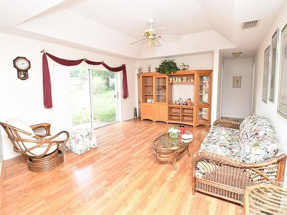 5th image of 2725 La Vista Dr