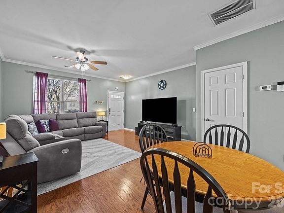 3rd image of 1125 Sienna Sand Way