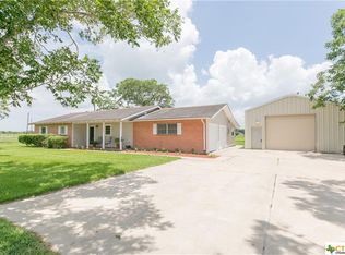 262 Burkhart Rd, Victoria, TX 77905