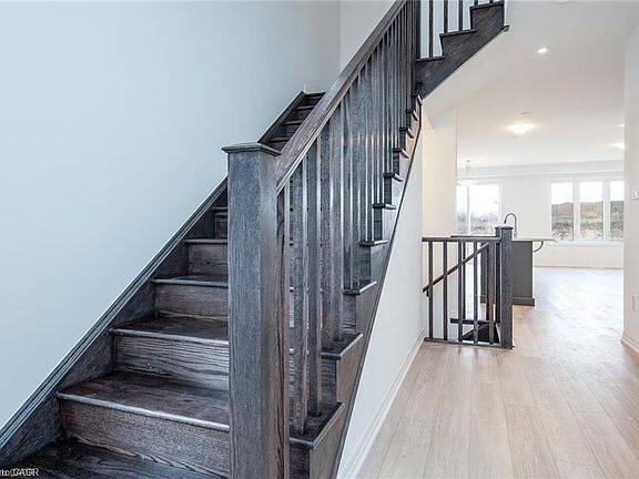 4th image of 112 Forestwalk St
