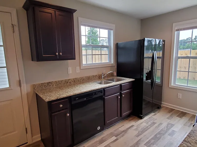 129 Nobility Dr — Photo 5