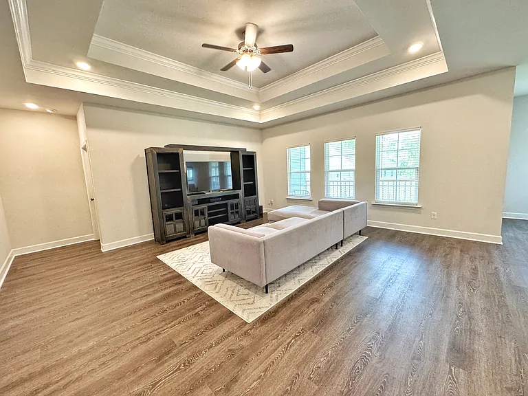 3017 Dowington Dr — Photo 17