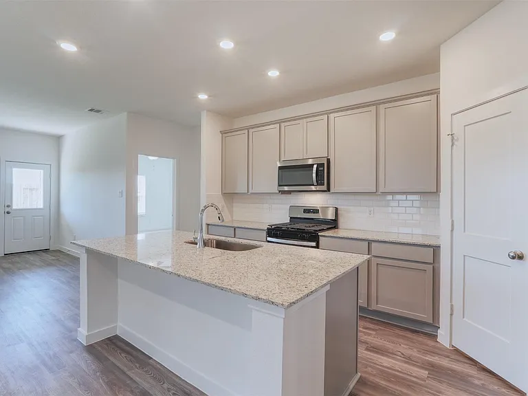 3918 Windy Whisper Dr — Photo 6