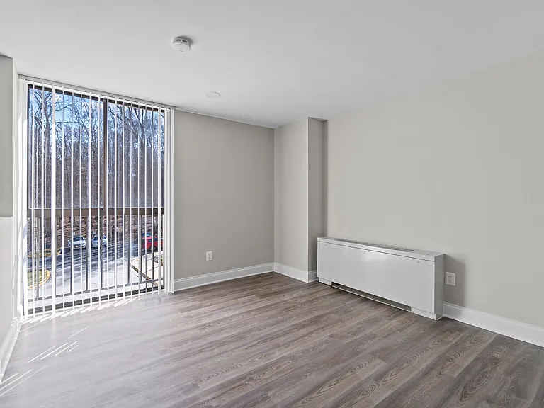 Westchester Tower Apartments — Photo 14