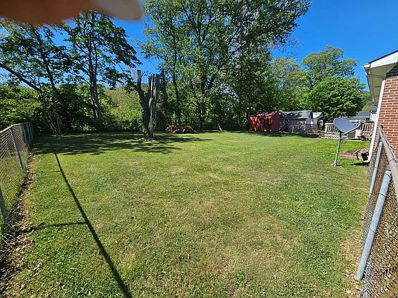 5th image of 502 Bottom Rd