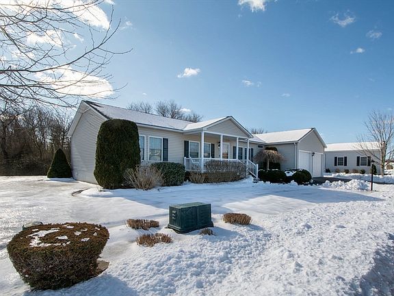 3rd image of 29 Brookstone Dr