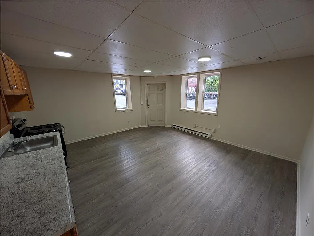 2 bed, 1.0 bath, 700 sqft, $1,425 — Photo 4