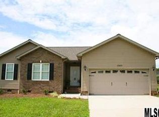 1585 Farmington Hills Dr, Conover, NC 28613