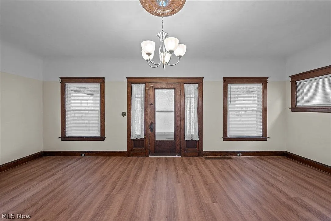 5 bed, 1475 sqft, $1,900 — Photo 4