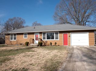 224 N Village St, Tonganoxie, KS 66086