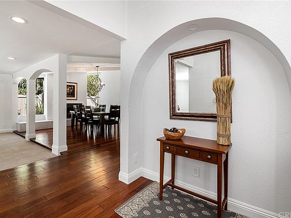 4th image of 4941 Bruges Ave