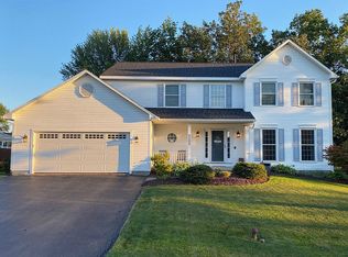 8203 Dampier Cir, Liverpool, NY 13090