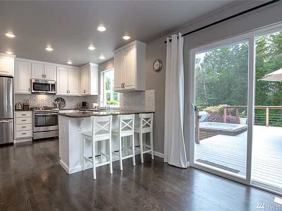 5th image of 5302 64th Ave NW