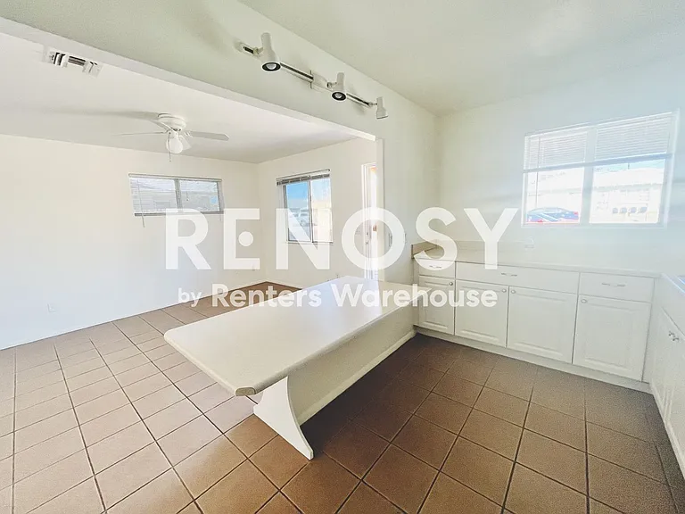 729 E Mission Ln #1 — Photo 12