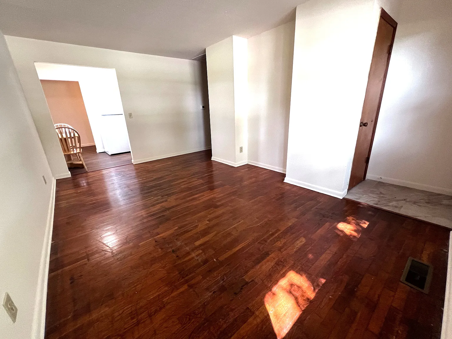 2 bed, 750 sqft, $960 — Photo 3