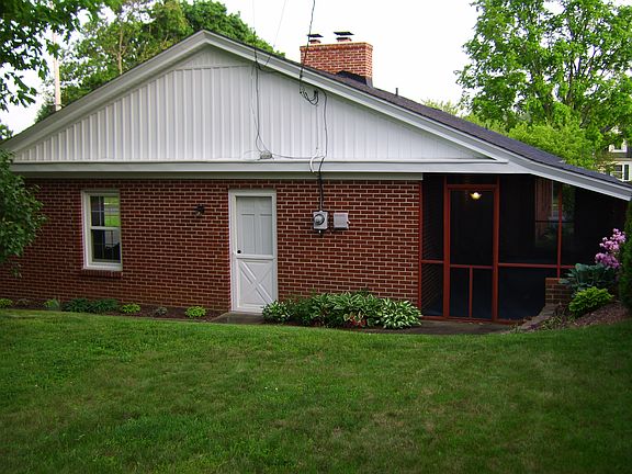 3rd image of 1120 Chestnut St