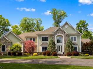 21 Whispering Woods Ln, Basking Ridge, NJ 07920
