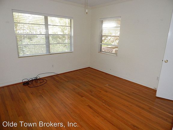 3rd image of 518 S Hampton Ave