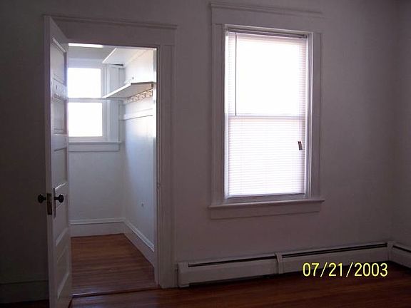 Bed. with w/walk closet