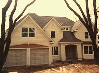 25 Covlee Dr, Westport, CT 06880