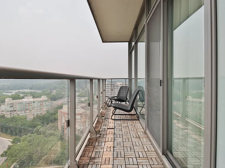105 The Queensway #2110 — Photo 29