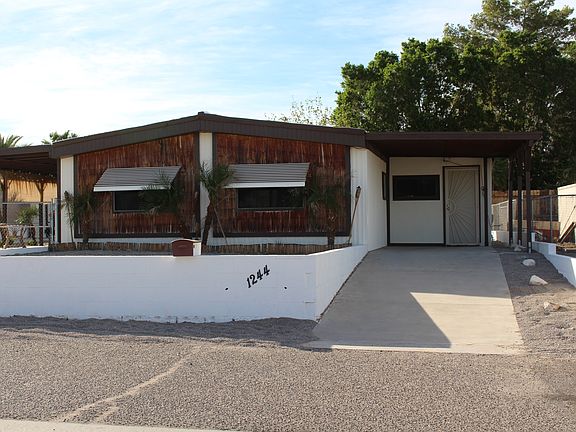 3rd image of 1244 Desert Dr