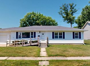 303 Memorial Dr, Fort Atkinson, WI 53538