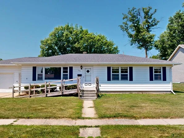 303 Memorial DRIVE, Fort Atkinson, WI 53538