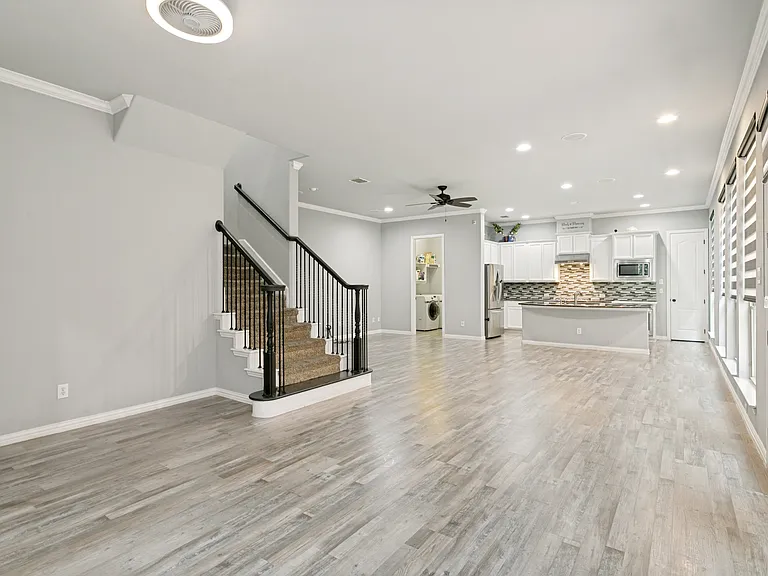 2450 Sunderland Ln — Photo 5