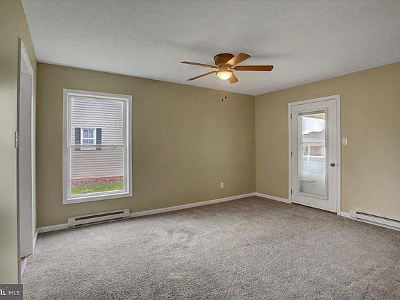 4th image of 75 Chadwick Dr