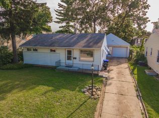1612 S Madison St, Bloomington, IL